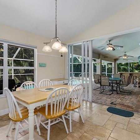 Luxury Home, Hot Tub, Heated Pool, Tiki Bar - Villa Spain Cape Coral Exteriör bild