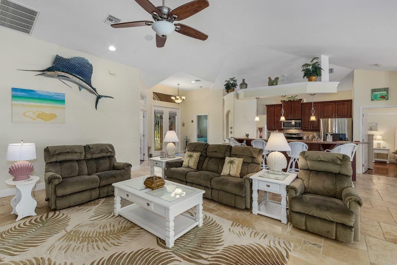 Luxury Home, Hot Tub, Heated Pool, Tiki Bar - Villa Spain Cape Coral Exteriör bild