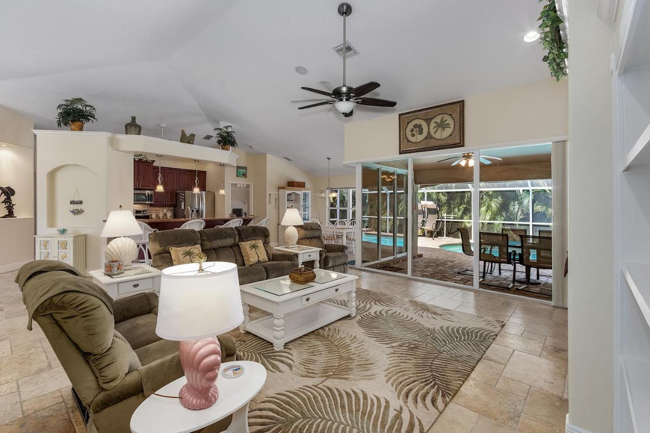Luxury Home, Hot Tub, Heated Pool, Tiki Bar - Villa Spain Cape Coral Exteriör bild