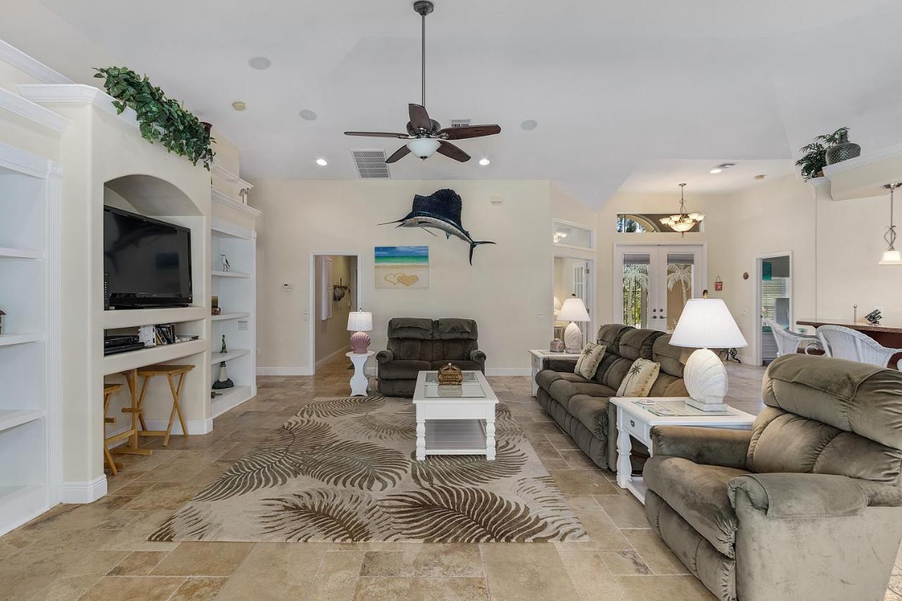 Luxury Home, Hot Tub, Heated Pool, Tiki Bar - Villa Spain Cape Coral Exteriör bild