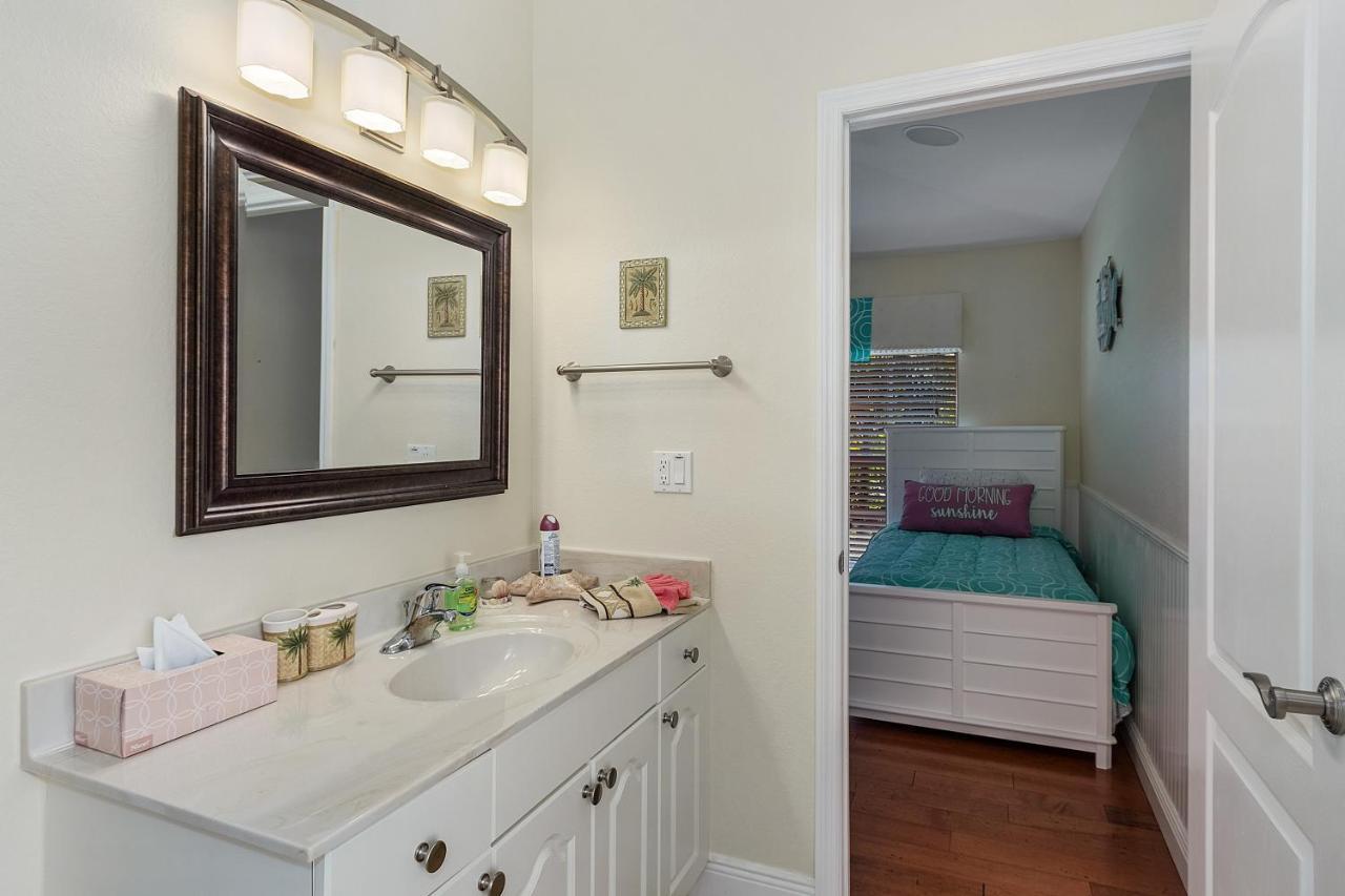Luxury Home, Hot Tub, Heated Pool, Tiki Bar - Villa Spain Cape Coral Exteriör bild