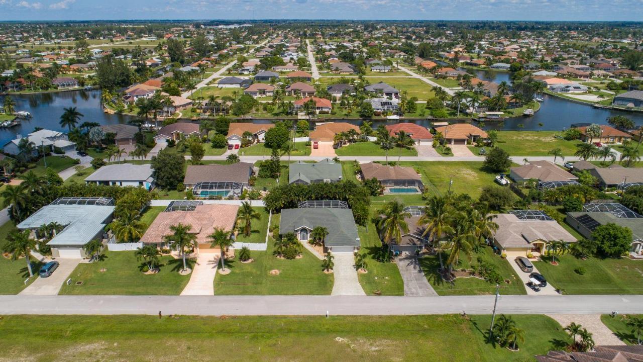 Luxury Home, Hot Tub, Heated Pool, Tiki Bar - Villa Spain Cape Coral Exteriör bild