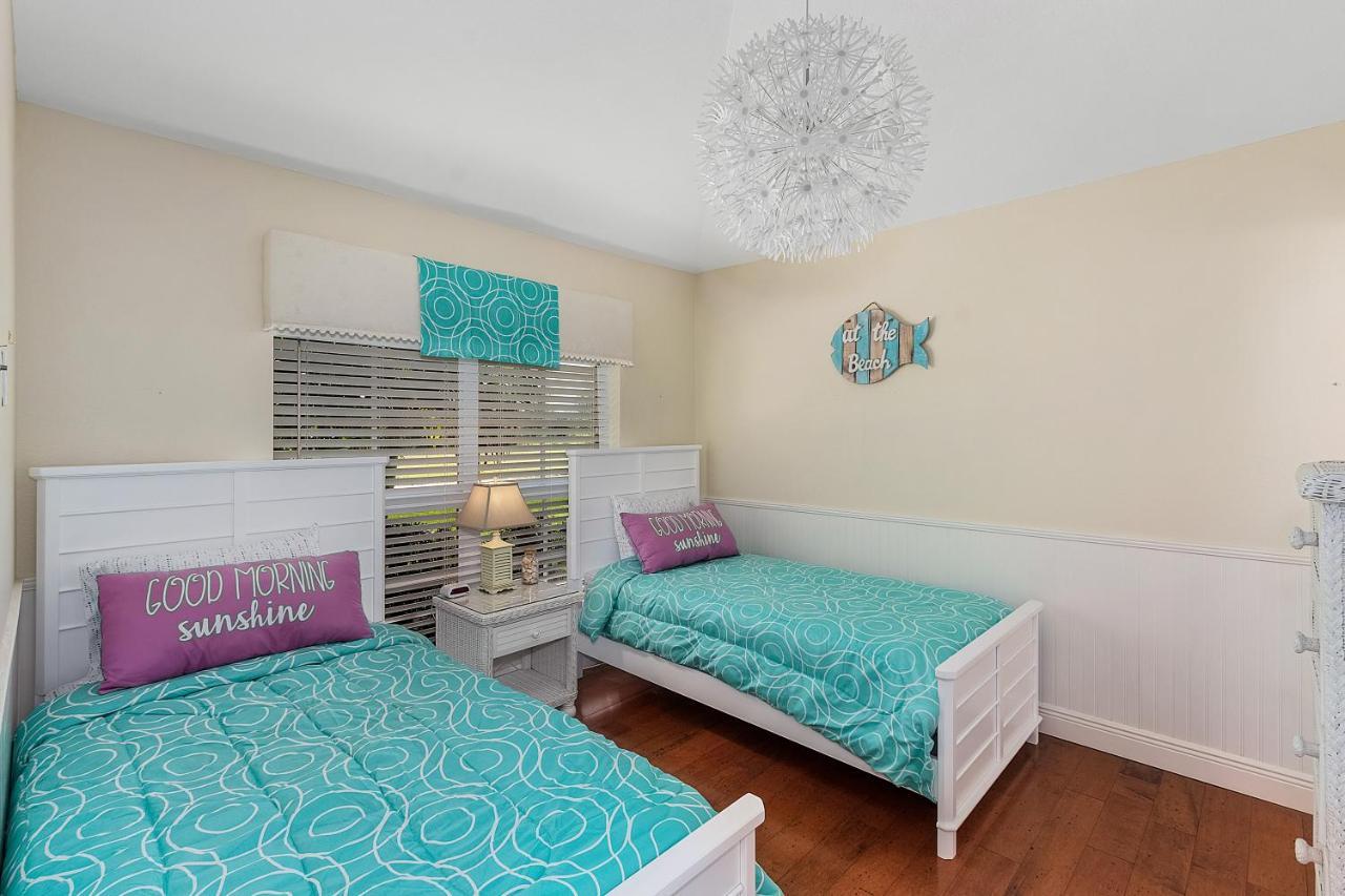 Luxury Home, Hot Tub, Heated Pool, Tiki Bar - Villa Spain Cape Coral Exteriör bild