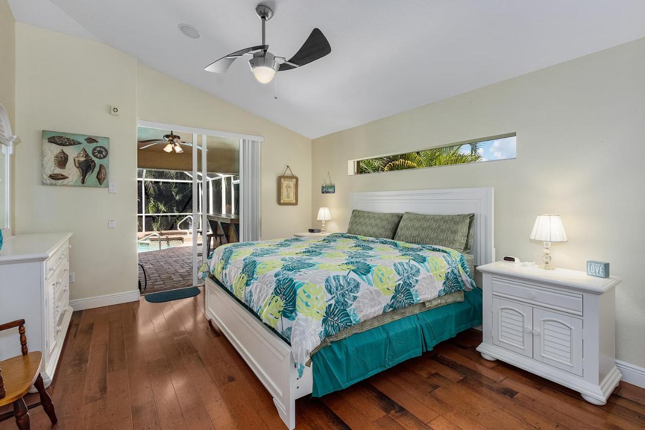 Luxury Home, Hot Tub, Heated Pool, Tiki Bar - Villa Spain Cape Coral Exteriör bild